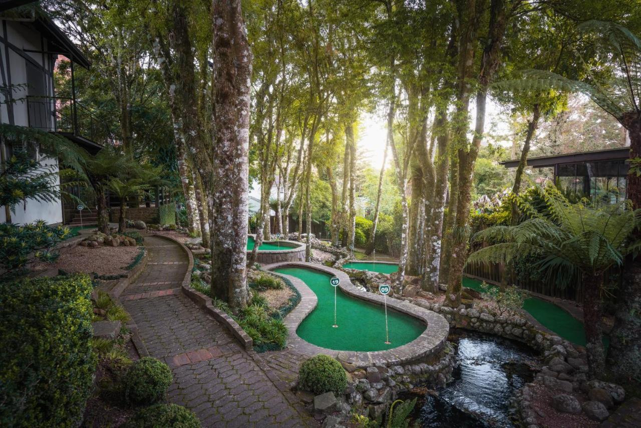 Bavaria Sport Hotel 그라마도 외부 사진 The golf course at the hotel