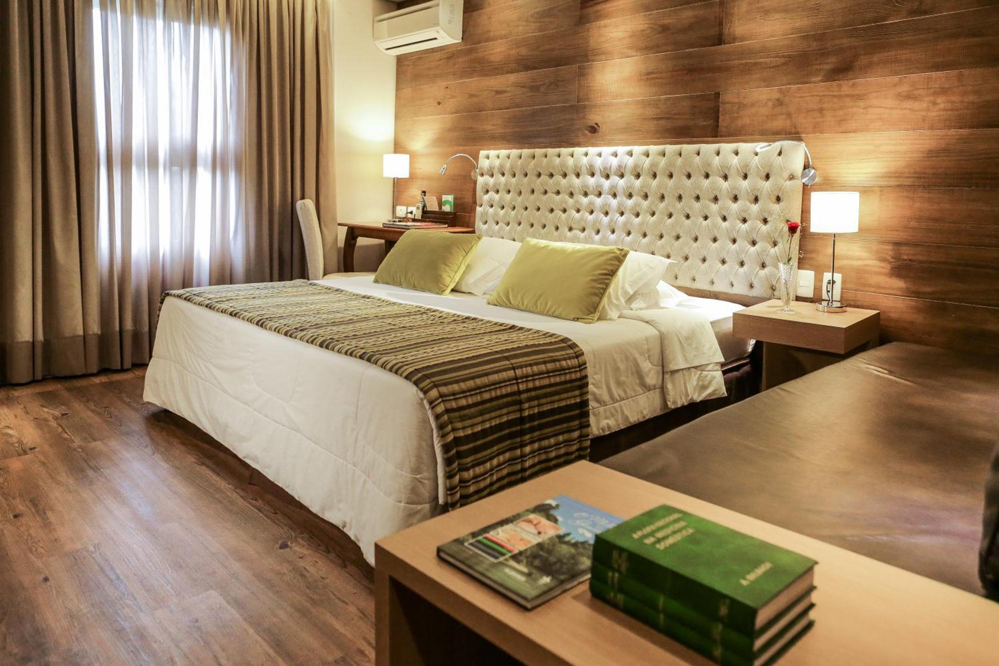 Bavaria Sport Hotel 그라마도 외부 사진 A bedroom in a hotel